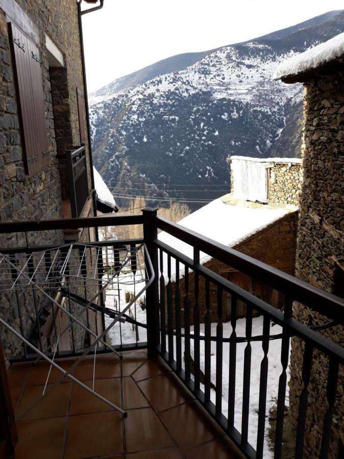 Apartament De La Lali Roni Exterior photo