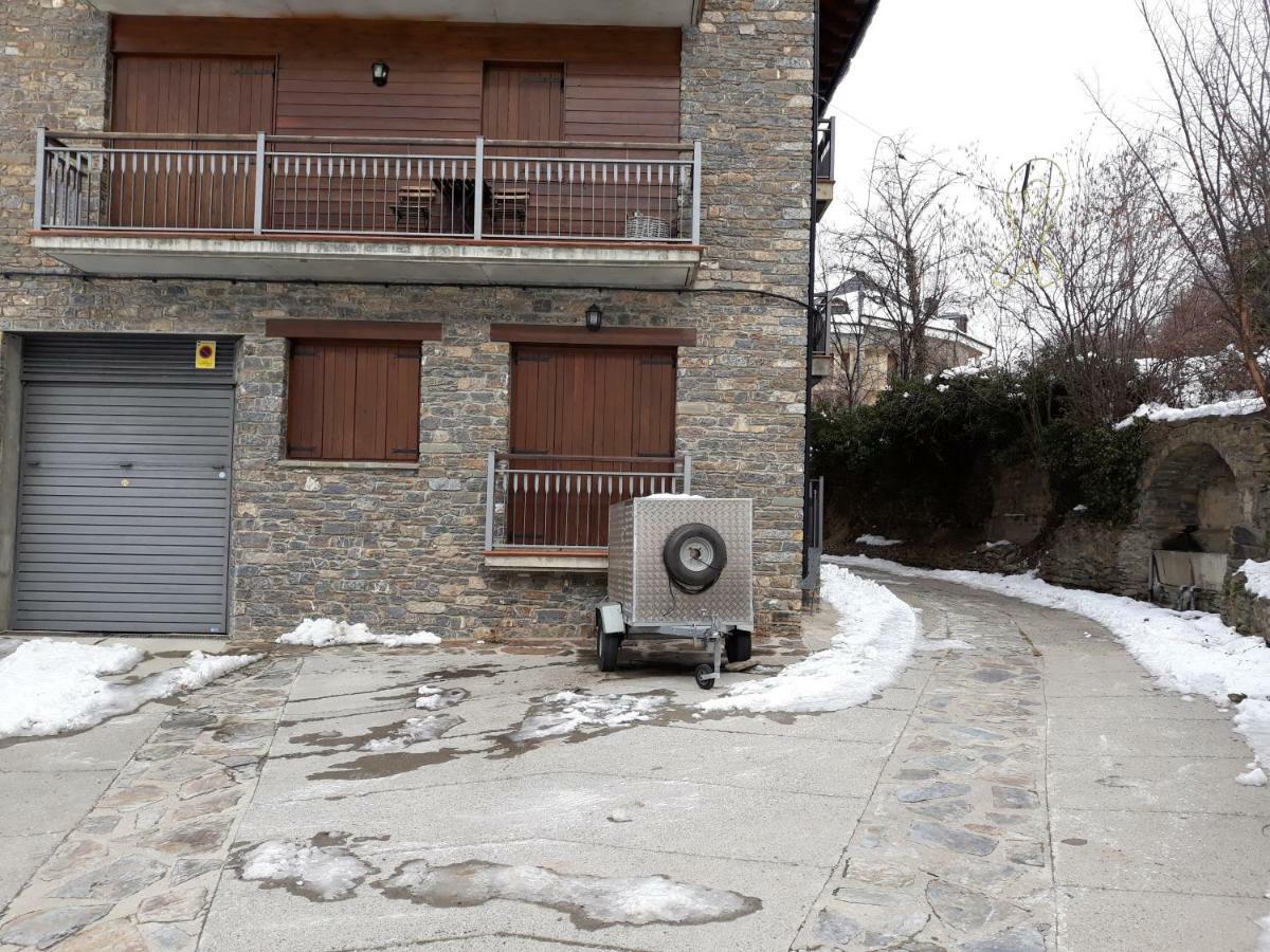 Apartament De La Lali Roni Exterior photo