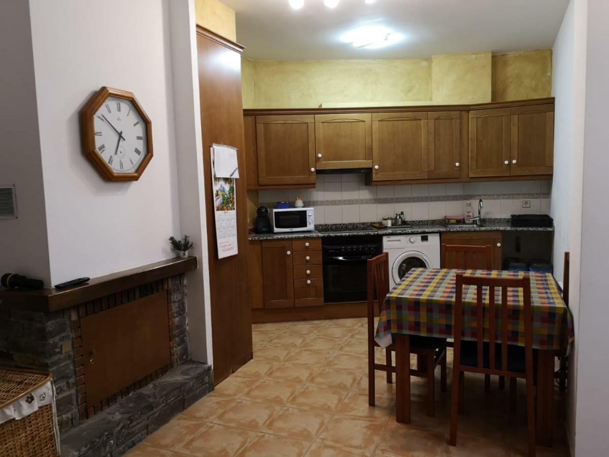 Apartament De La Lali Roni Exterior photo